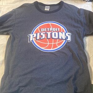 Detroit Pistions T-Shirt. NBA. Size L.